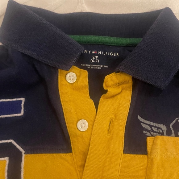Tommy Hilfiger boys size 6-7 top - Picture 2 of 2